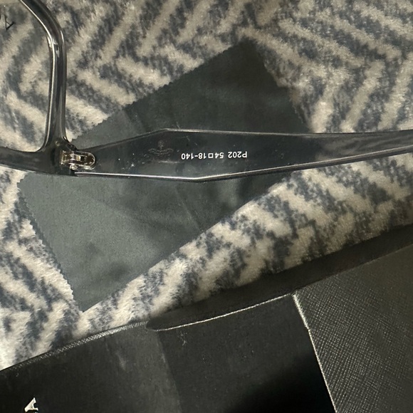 Prada, clear frame - Picture 2 of 3